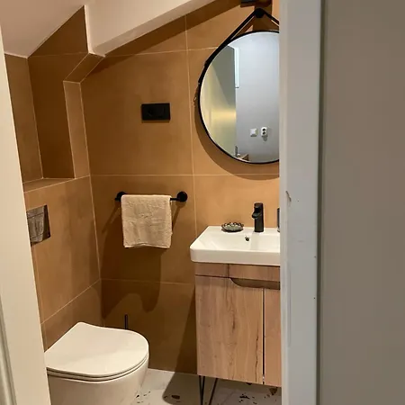 Beach Apartment شقة *