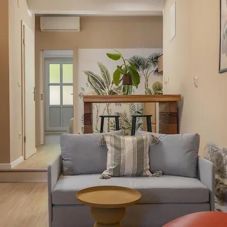 Beach Apartment شقة بودغورا