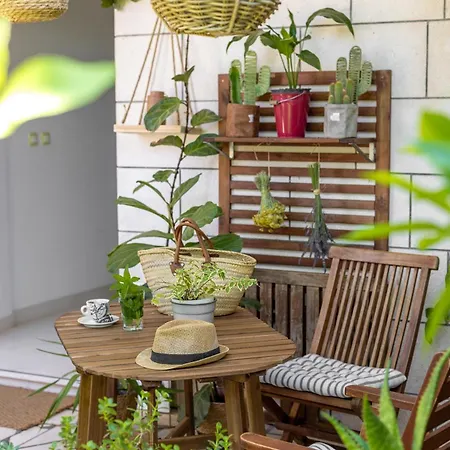 Beach Apartment شقة *